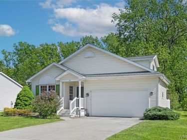 53 Elmleaf Drive , Buffalo, NY 14227