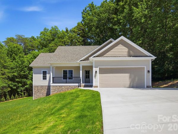 107 Meadow View Street, Morganton, NC 28655