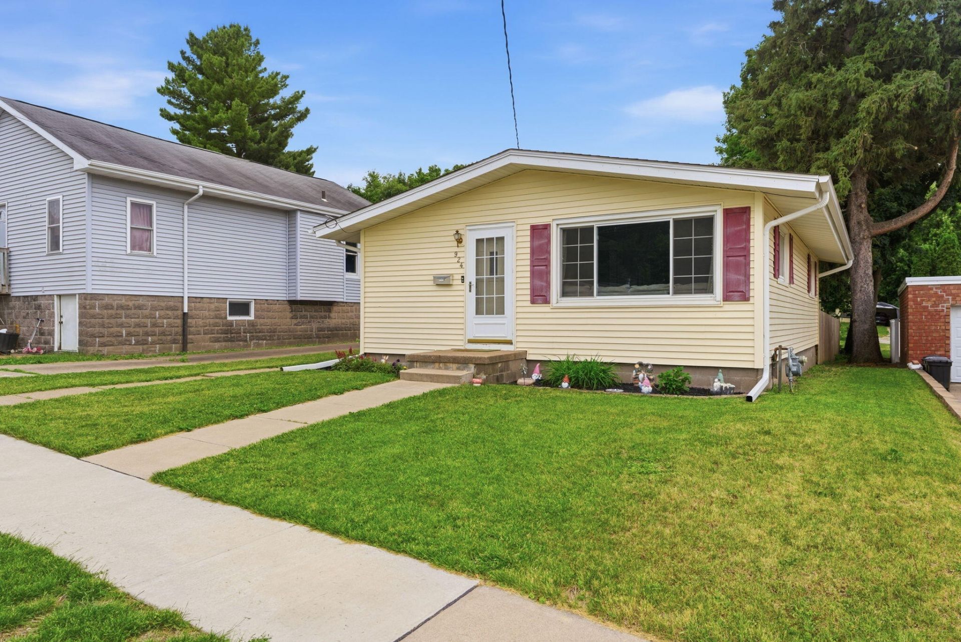 924 Fuller St, Muscatine, IA 52761 Main Photo