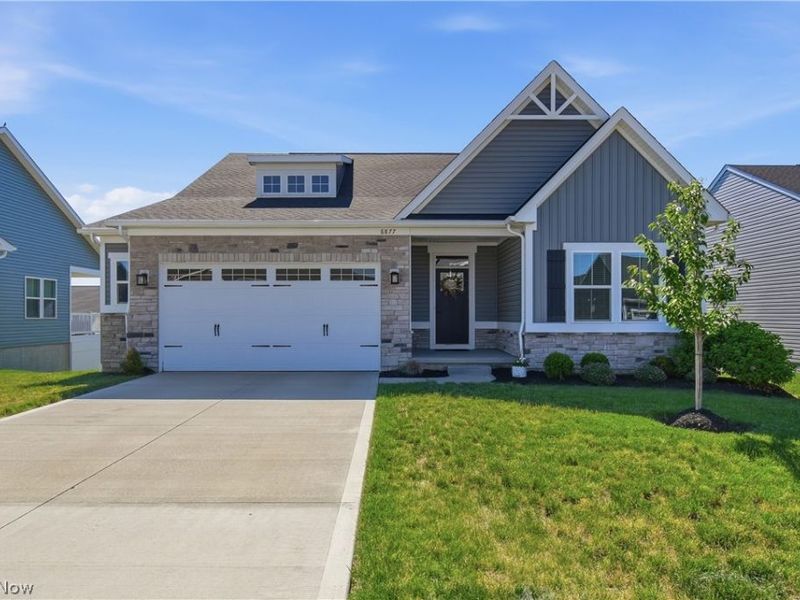 6877 Harrington Court Avenue NE, Canton, OH 44721 Photo 1
