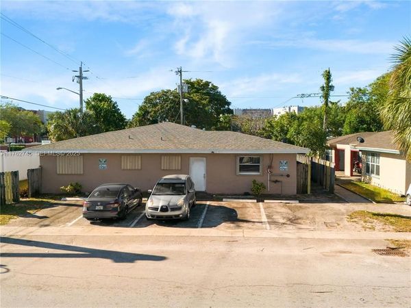 5600 NW 27th Court, Unit 5604, Lauderhill, FL 33313