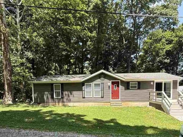 105 Crabapple, Reelsville, IN 46171