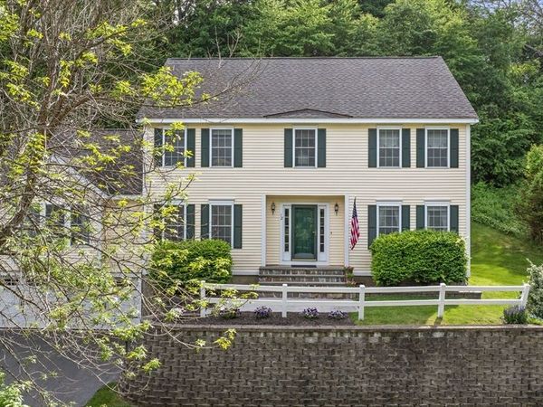 12 Olde Taverne Lane, Amesbury, MA 01913