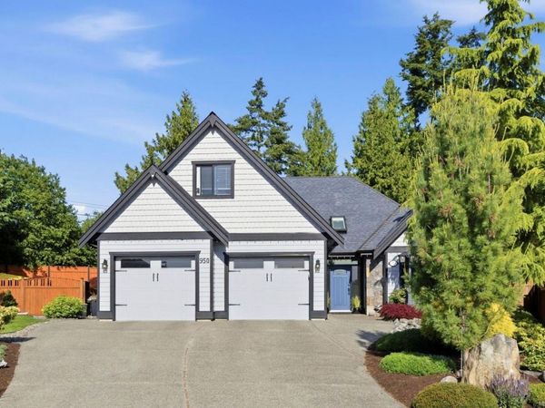 950 Rockland Pl , French Creek, BC V9P 2E8