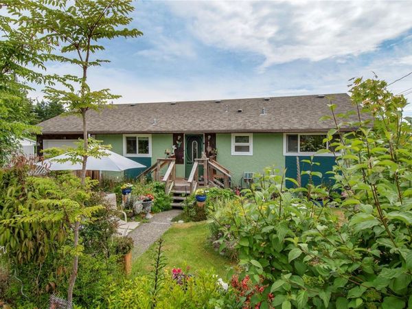 371 McLean St , Campbell River, BC V9W 2M7