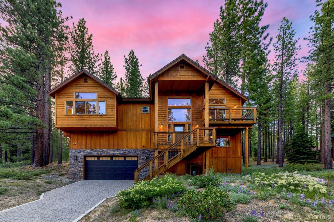 1694 Tionontati Street, South Lake Tahoe, CA 96150 Main Photo
