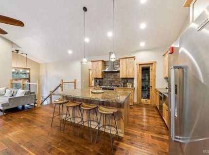 1694 Tionontati Street, South Lake Tahoe, CA 96150 Photo