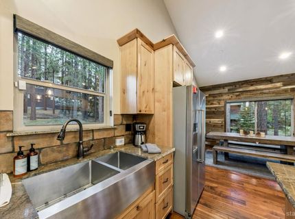 1694 Tionontati Street, South Lake Tahoe, CA 96150 Photo