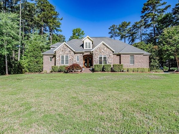 113 Lynnbrook Drive , Sanford, NC 27330