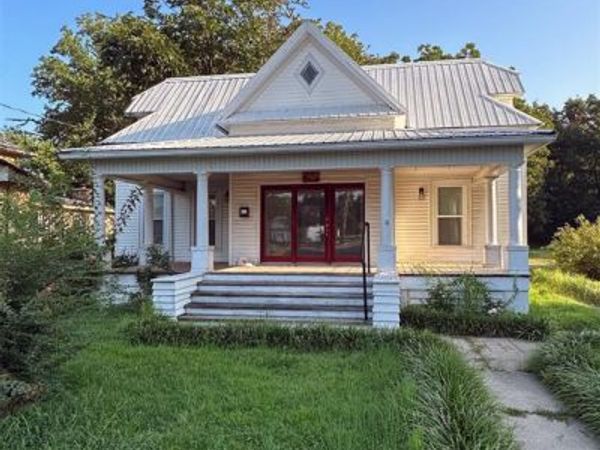 333 E Stoddard Street, Dexter, MO 63841