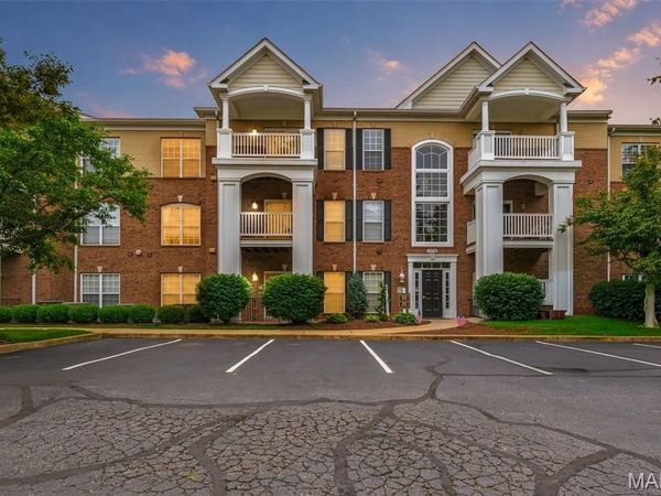 13115 Mill Crossing Court, Unit 100, St Louis, MO 63141