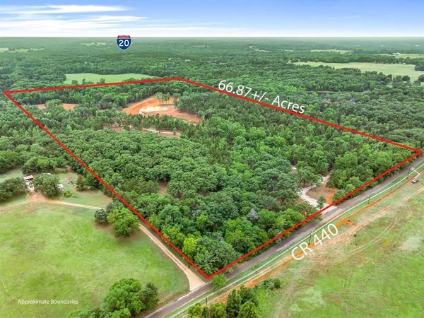 16092 County Road 440 , Lindale, TX 75771