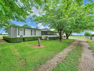 652 Middle Windsor Road McGregor, TX 76657