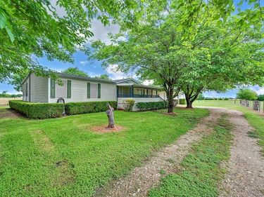652 Middle Windsor Road, McGregor, TX 76657