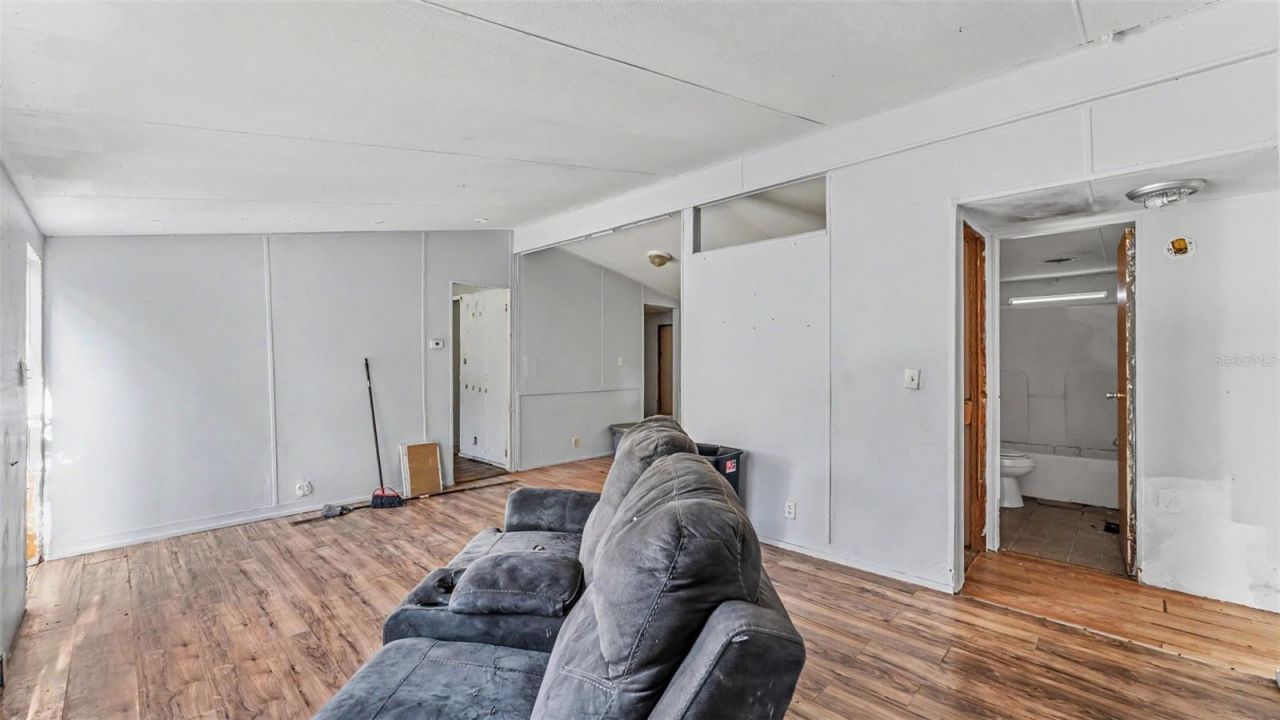 2220 Ellie Road , Unit B, Auburndale, FL 33823 Photo