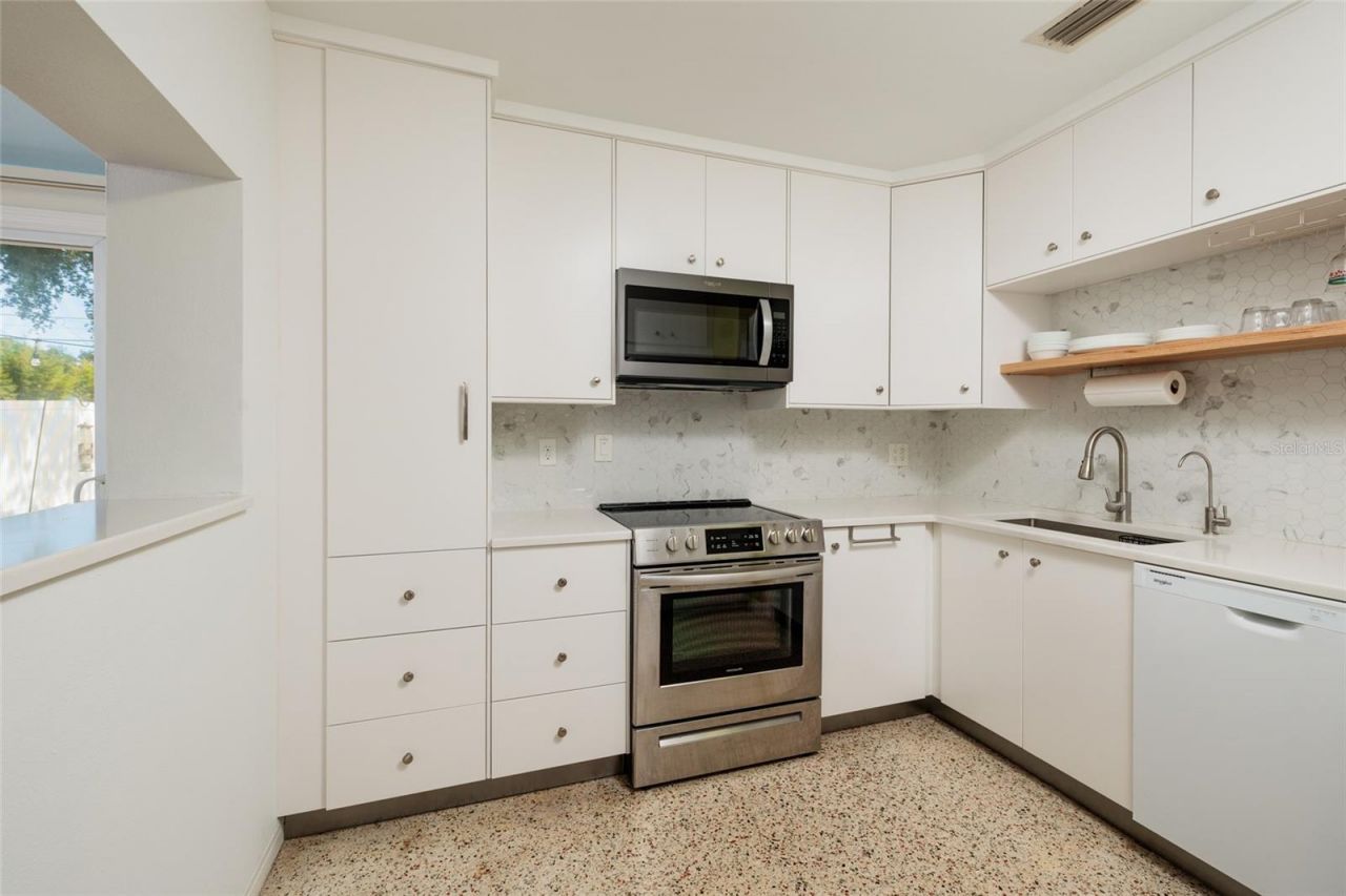 661 63rd Avenue S, Saint Petersburg, FL 33705 Photo