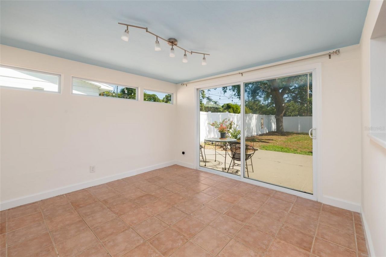 661 63rd Avenue S, Saint Petersburg, FL 33705 Photo