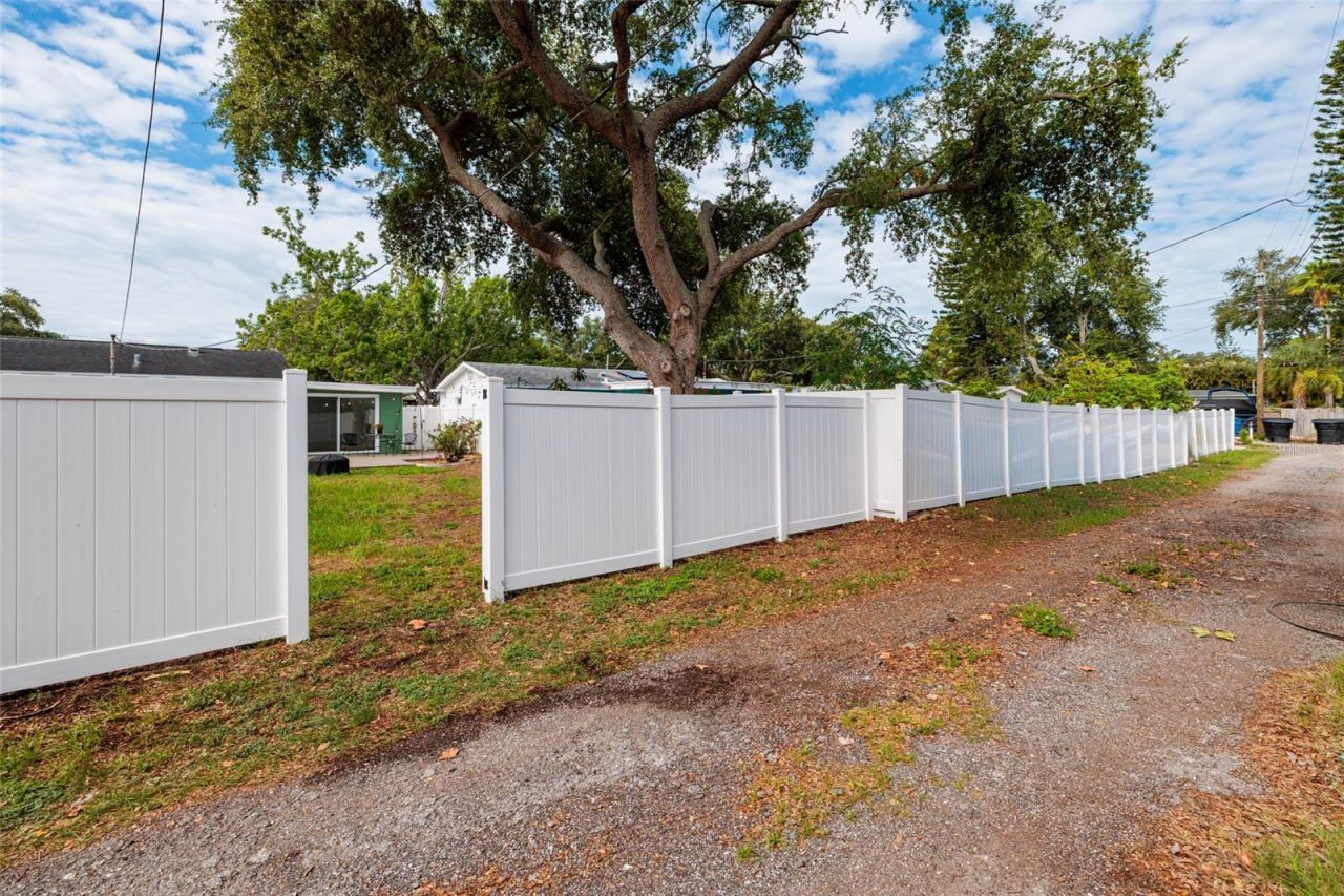 661 63rd Avenue S, Saint Petersburg, FL 33705 Photo