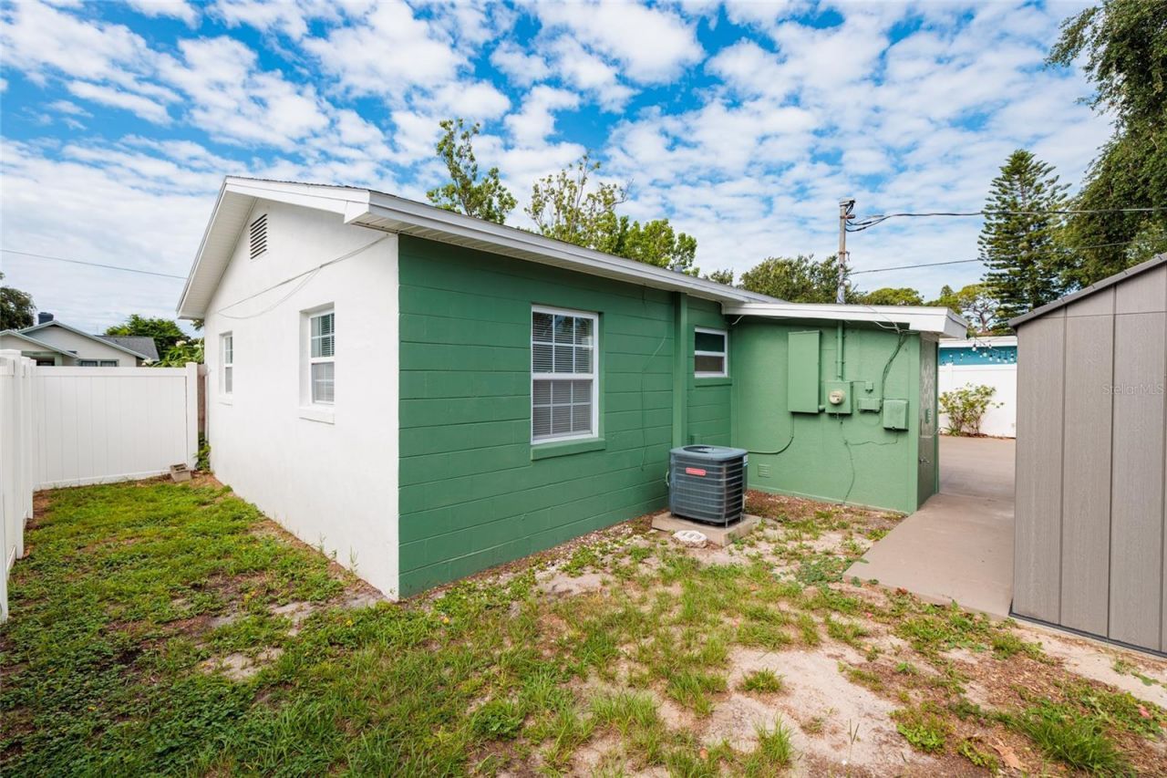 661 63rd Avenue S, Saint Petersburg, FL 33705 Photo