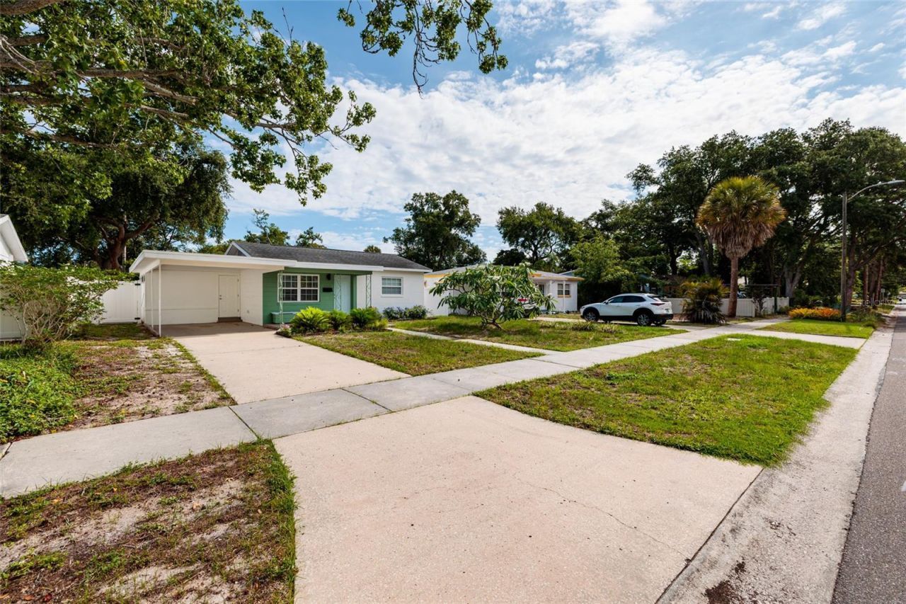 661 63rd Avenue S, Saint Petersburg, FL 33705 Photo