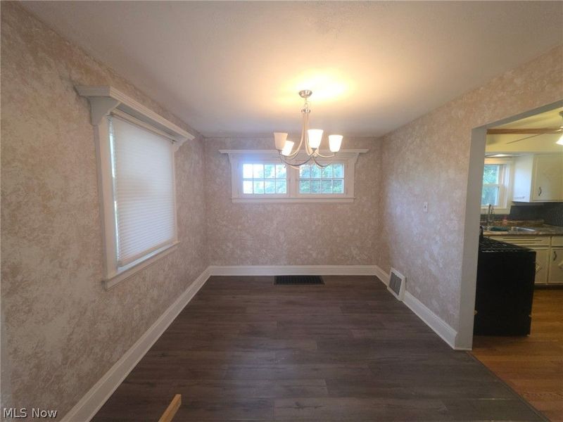 555 Wyandot Avenue, Akron, OH 44305 Photo 10