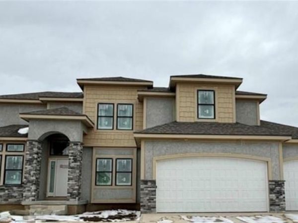 3133 SW Summit View Trail, Lee's Summit, MO 64082