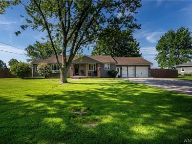 3174 Lockport Road , Sanborn, NY 14132