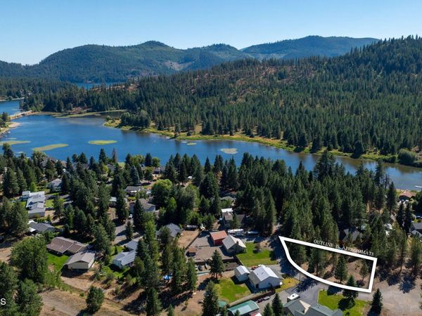 7060 W Tesemini DR , Spirit Lake, ID 83869