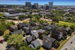 824 Laurel Street  photo 4