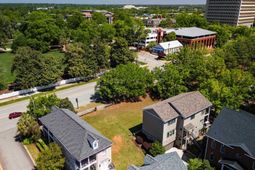 824 Laurel Street  photo 4