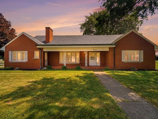 307 N Sixth Street, Kentland, IN 47951