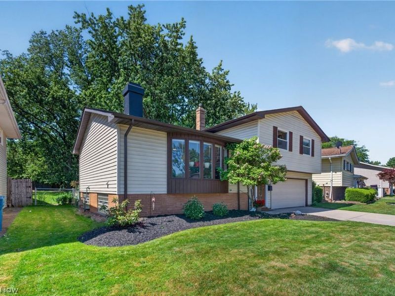 11179 Lafayette Drive, Parma Heights, OH 44130 Photo 3