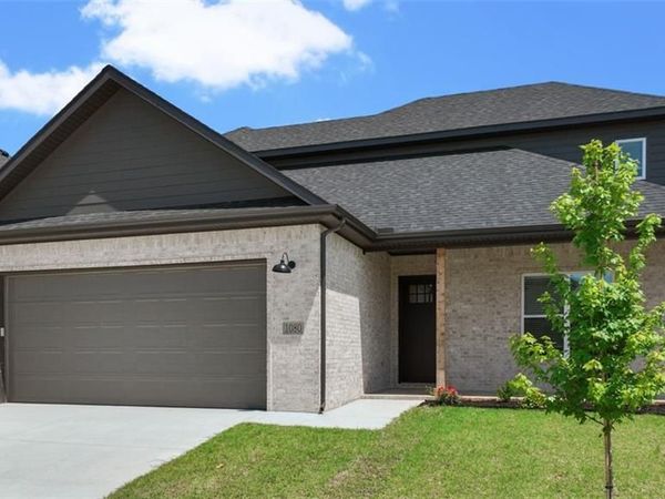 1221 Mammoth Street , Centerton, AR 72719