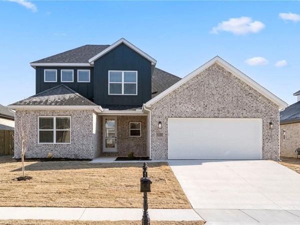 1231 Mammoth Street , Centerton, AR 72719