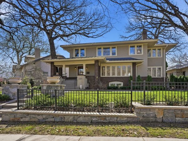 2200 Kenwood Parkway, Minneapolis, MN 55405