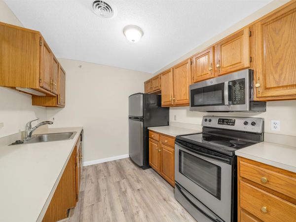 3 Bartemus Trail, Unit 202, Nashua, NH 03063
