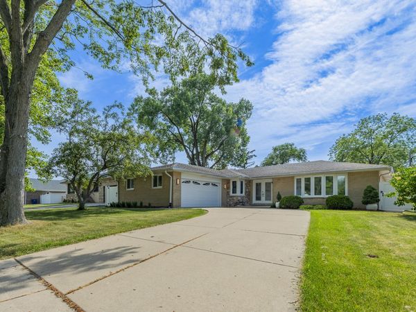 8736 S 80th Court, Hickory Hills, IL 60457