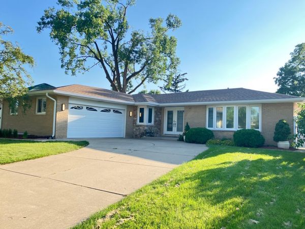 8736 S 80th Court, Hickory Hills, IL 60457
