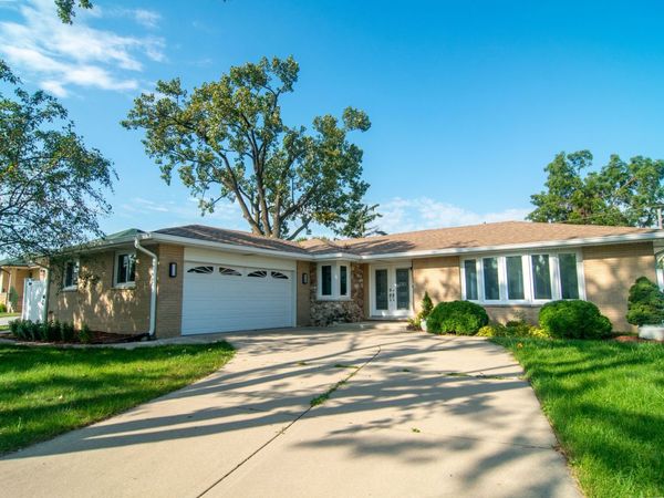 8736 S 80th Court, Hickory Hills, IL 60457