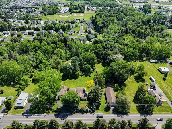 610 Webster Rd , Webster, NY 14580