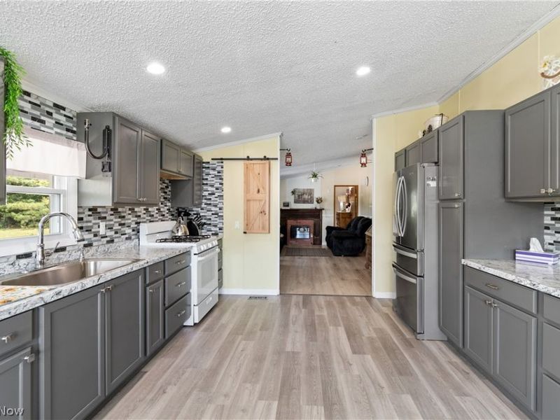 8600 Memorial Road NE, Kensington, OH 44427 Photo 12