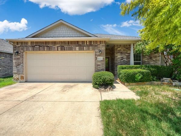 10233 Pyrite Drive , Fort Worth, TX 76131