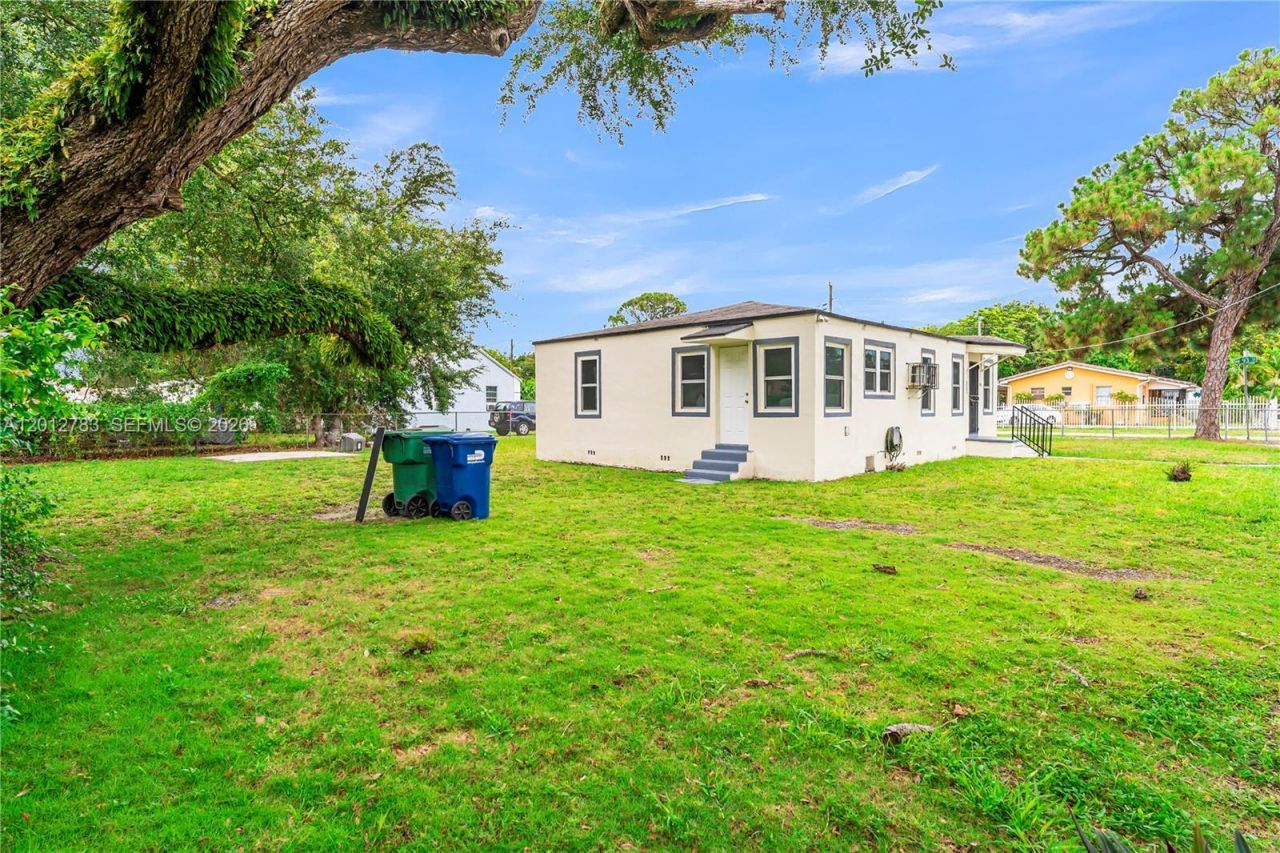 9301 NW 20th Ave , Miami, FL 33147 Photo