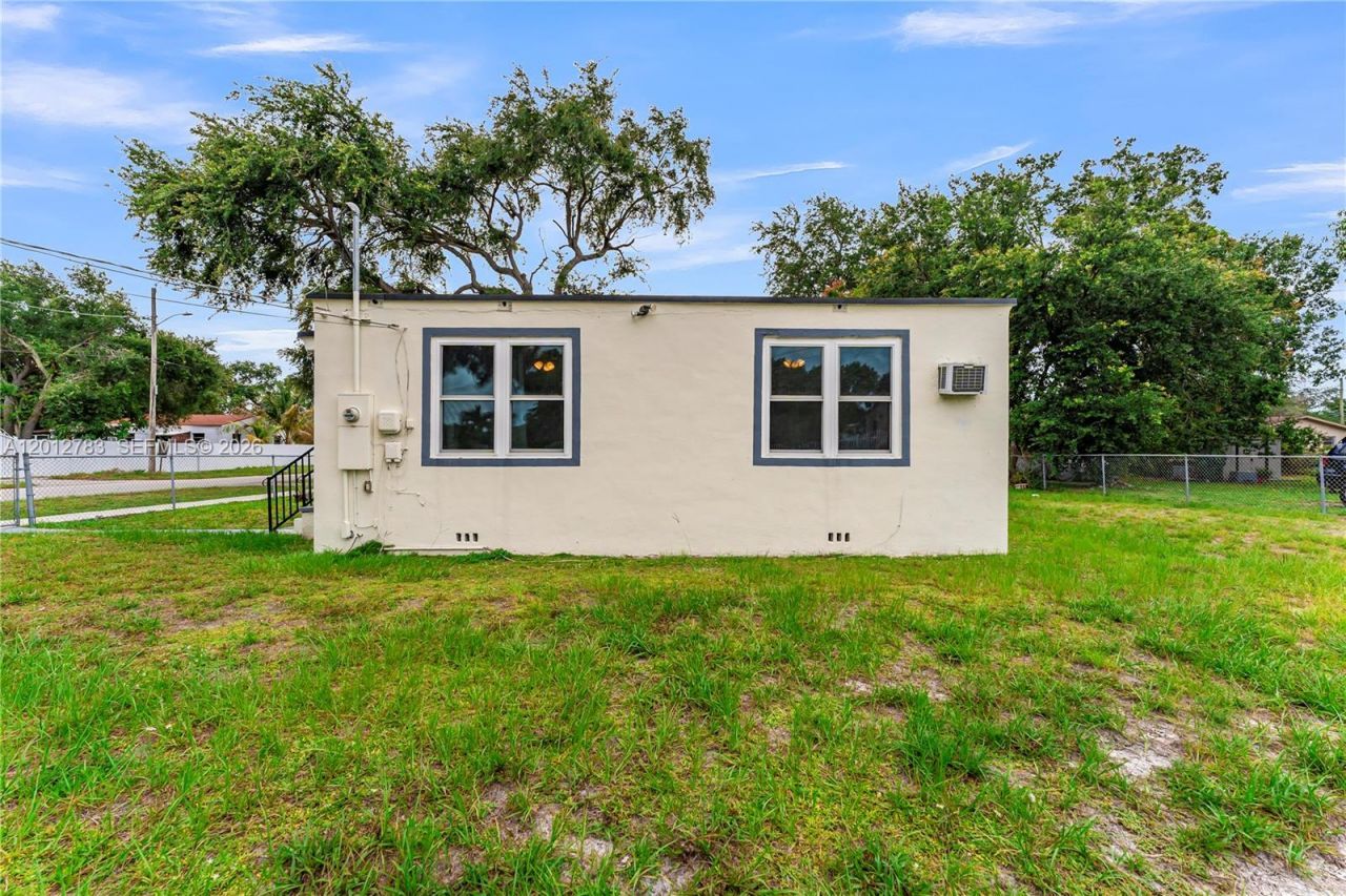 9301 NW 20th Ave , Miami, FL 33147 Photo