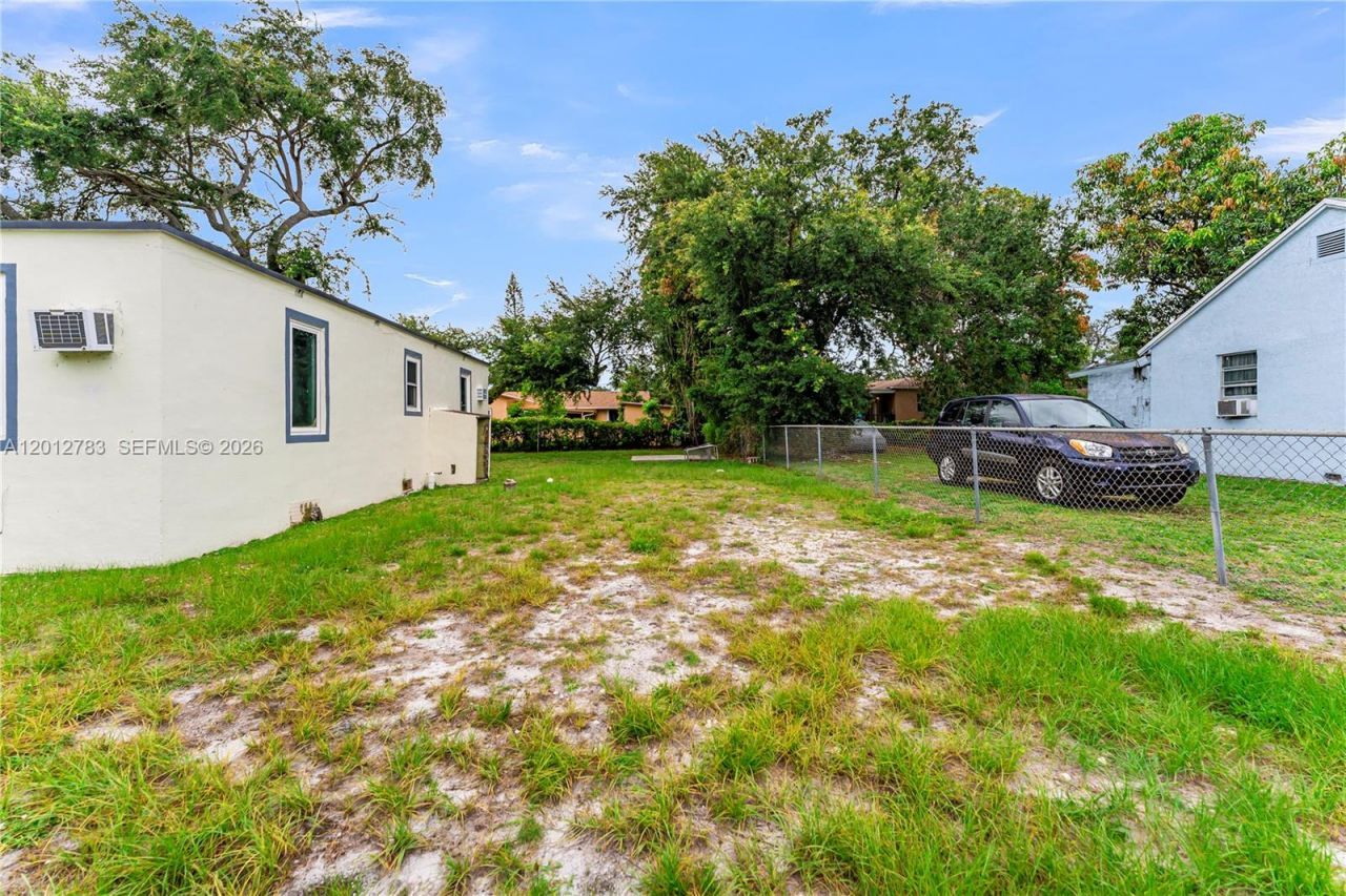 9301 NW 20th Ave , Miami, FL 33147 Photo