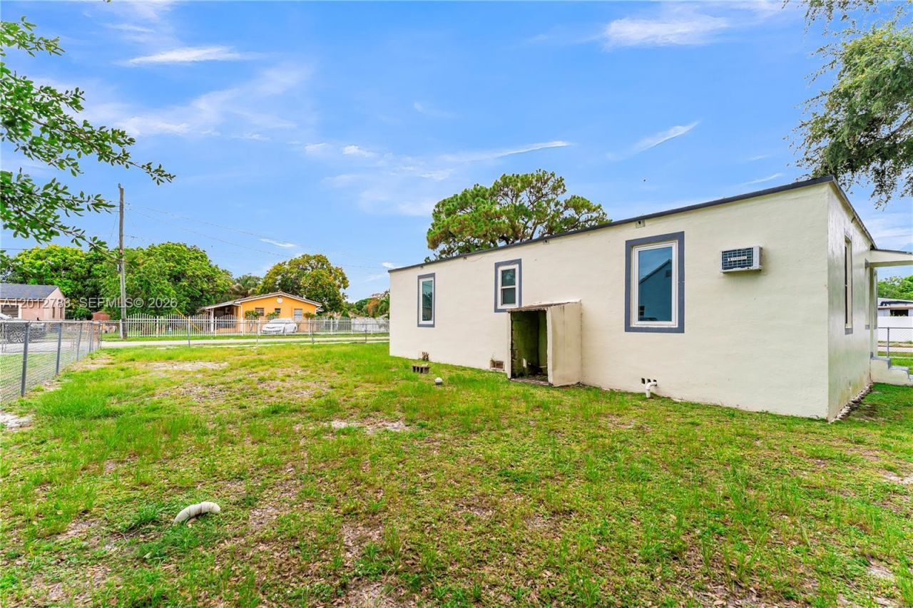 9301 NW 20th Ave , Miami, FL 33147 Photo