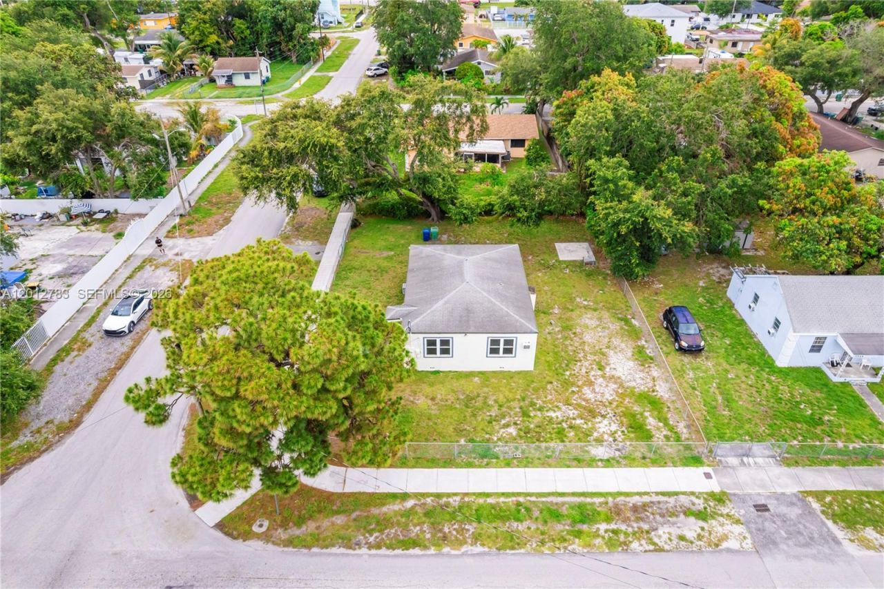 9301 NW 20th Ave , Miami, FL 33147 Photo