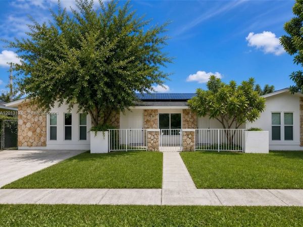 21335 NE 19th Ct , Miami, FL 33179