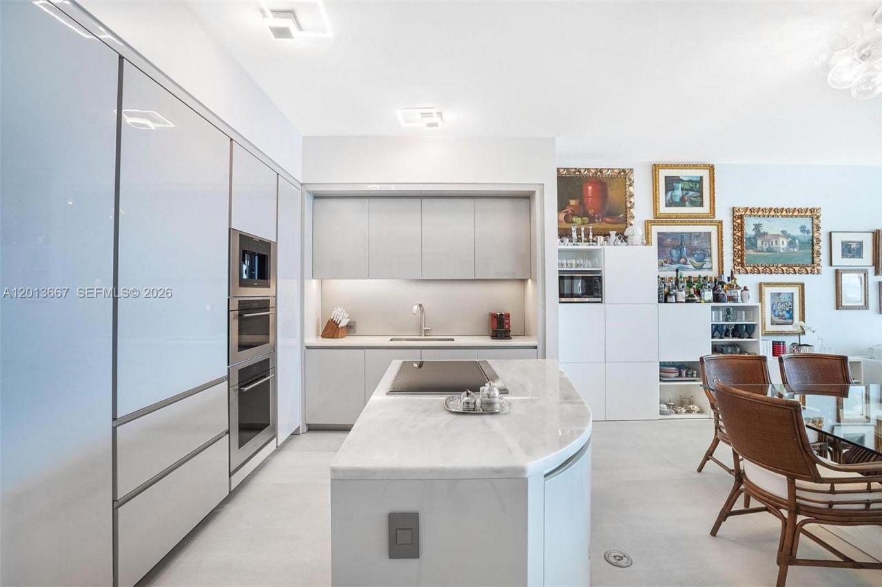 18975 Collins Ave , Unit 501, Sunny Isles Beach, FL 33160 Photo
