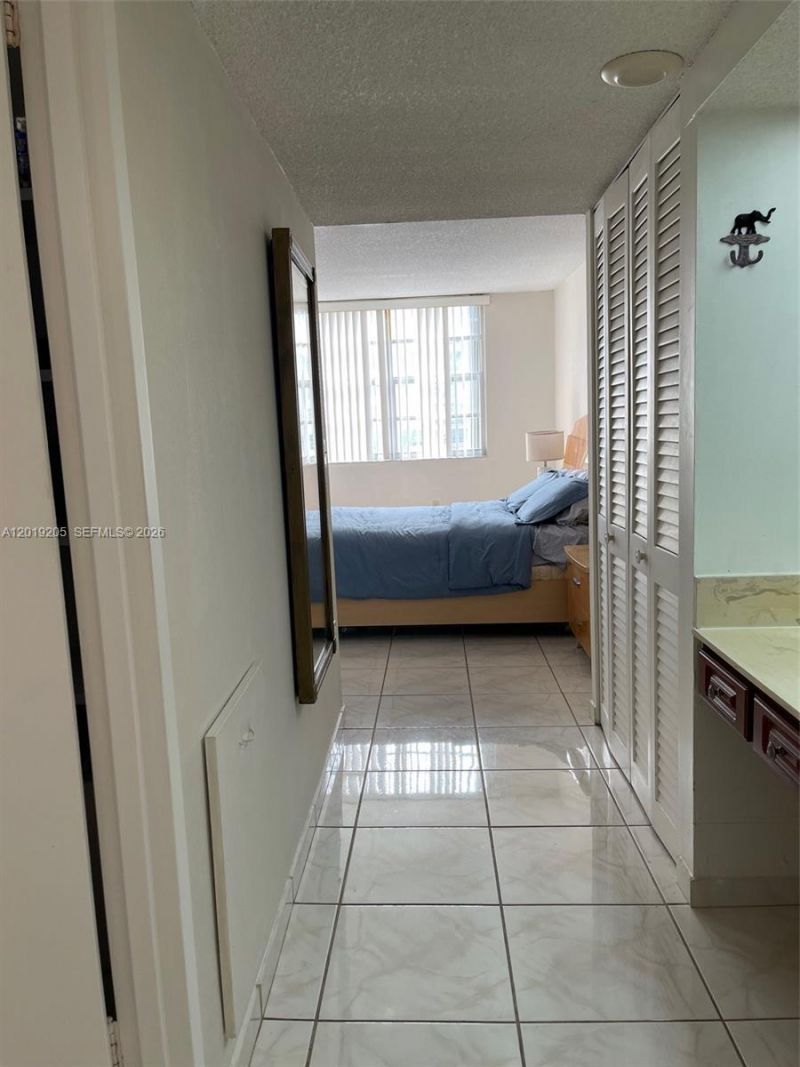 5701 Collins Ave , Unit 511, Miami Beach, FL 33140 Photo